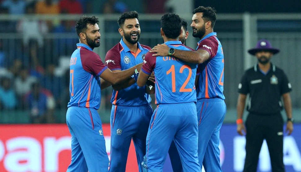 এশিয়ার ক্রিকেট ট্রান্সফার উইন্ডো: দাম ঠিক হয় মাঠে, কাগজ সই হয় অফিসে এশিয়ার ক্রিকেট ট্রান্সফার উইন্ডো: দাম ঠিক হয় মাঠে, কাগজ সই হয় অফিসে