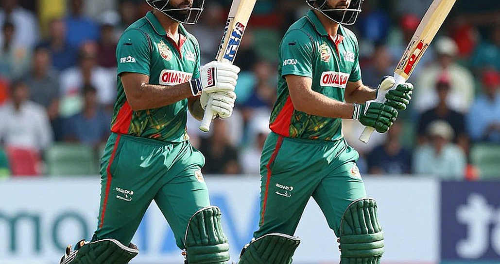 চ্যাপম্যান-ফলক্সের চোট: নিউজিল্যান্ডের গভীরতা ঘাটতি ঢাকল, কিন্তু ফ্র্যাঞ্চাইজি লিগের ক্ষতির হিসাব কে দেবে?