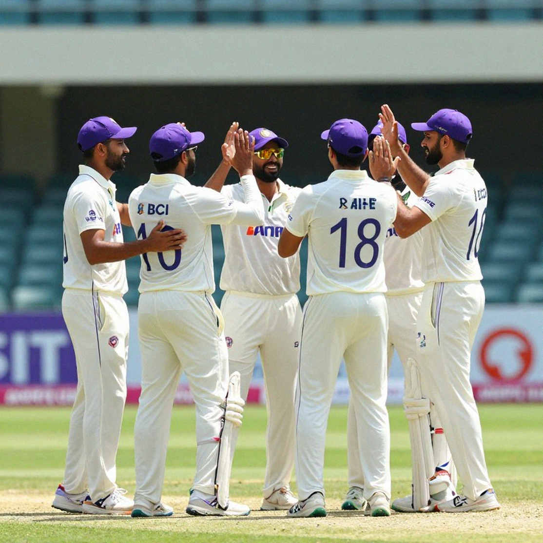মুশফিক ছাড়া মিরপুর: একটি থ্রোডাউন বল যেভাবে বাংলাদেশের প্রথম সকালটাকে নতুন করে লিখে দিল