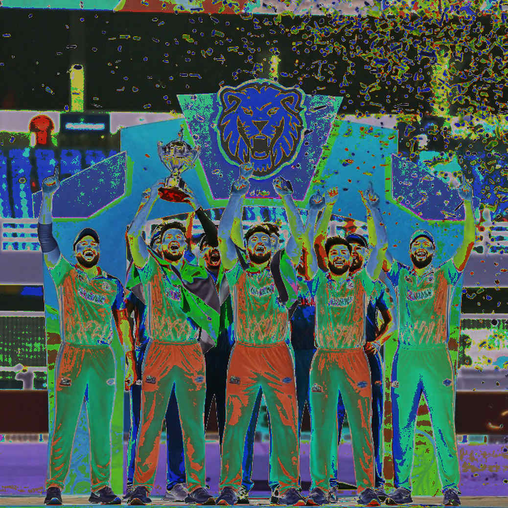 লাহোরের লবি, একটি স্মারক উপহার আর 'চার বছর'-এর ভুল হিসাব লাহোরের লবি, একটি স্মারক উপহার আর 'চার বছর'-এর ভুল হিসাব