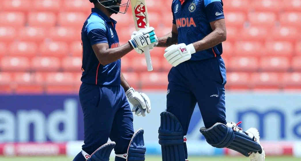 ২৪ কোটি থেকে ১৪: পাকিস্তানের টেস্ট দলে তিন নতুন নাম, আর পুরনো এক হিসাবের ফাঁক ২৪ কোটি থেকে ১৪: পাকিস্তানের টেস্ট দলে তিন নতুন নাম, আর পুরনো এক হিসাবের ফাঁক