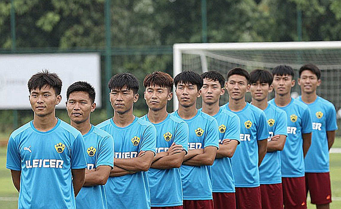 শূন্য তথ্য, নয় মাত্রা: ফুটবল-বিশ্লেষণের রিপোর্ট-শিল্প যখন নিজের ফাঁকটুকুও দেখতে পায় না