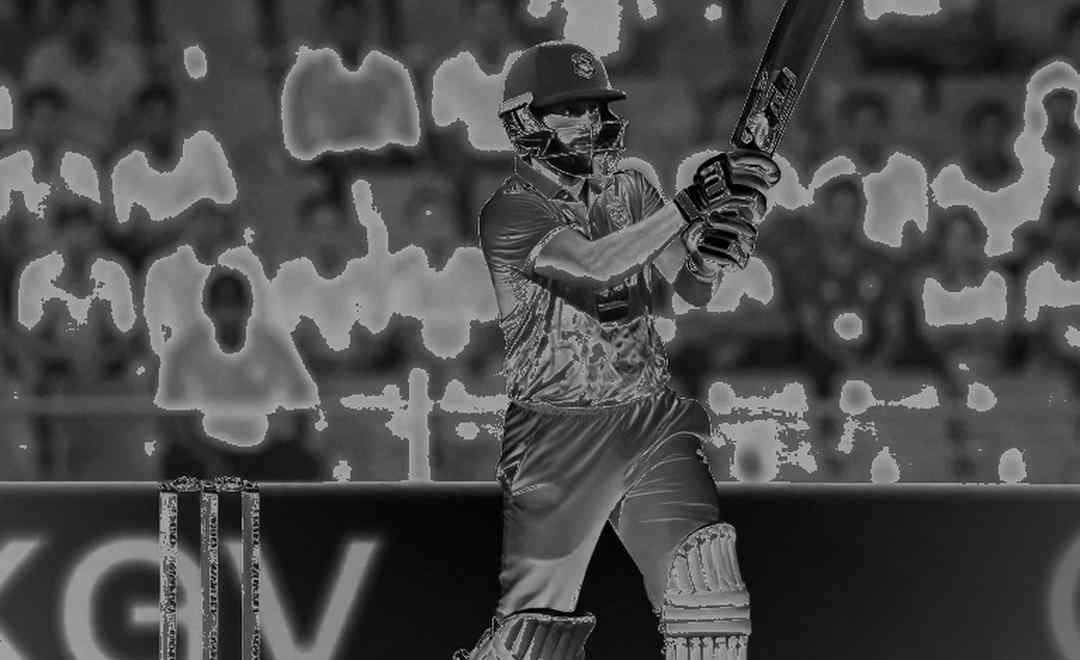 ওপেনিং লেজারে একটা খালি ঘর: নিসান্কার হ্যামস্ট্রিং আর উদারার প্রথম বল ওপেনিং লেজারে একটা খালি ঘর: নিসান্কার হ্যামস্ট্রিং আর উদারার প্রথম বল