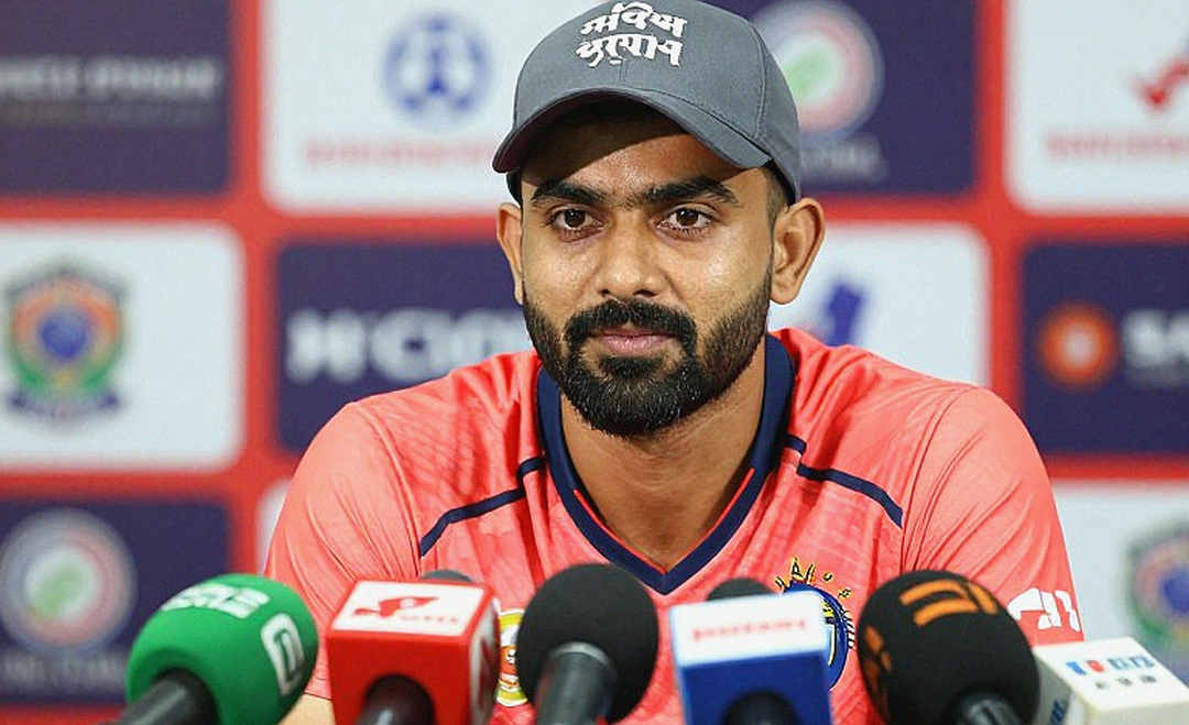 এশিয়ার ক্রিকেট বাজার: দল বদলের শিরোনামের নিচে লুকিয়ে থাকা হিসাব এশিয়ার ক্রিকেট বাজার: দল বদলের শিরোনামের নিচে লুকিয়ে থাকা হিসাব