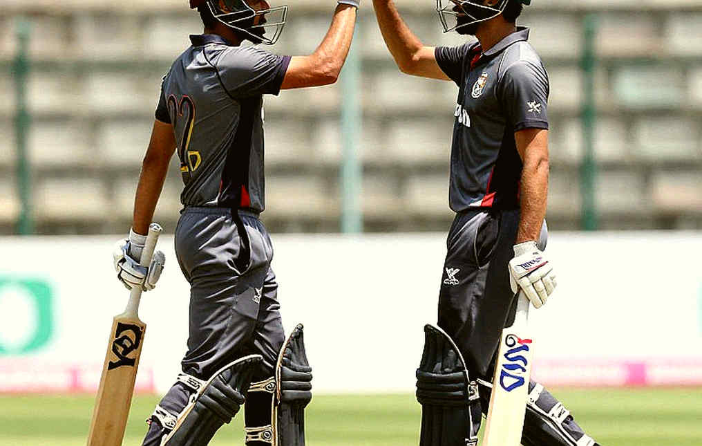 দুই রিভিউ, দুই জীবন: শাদাব খানের লাহোর মুক্তি ও হারিস রউফের দুই সেকেন্ড দুই রিভিউ, দুই জীবন: শাদাব খানের লাহোর মুক্তি ও হারিস রউফের দুই সেকেন্ড